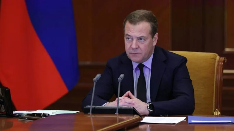 "Belə ölkə artıq yoxdur" - Medvedyev