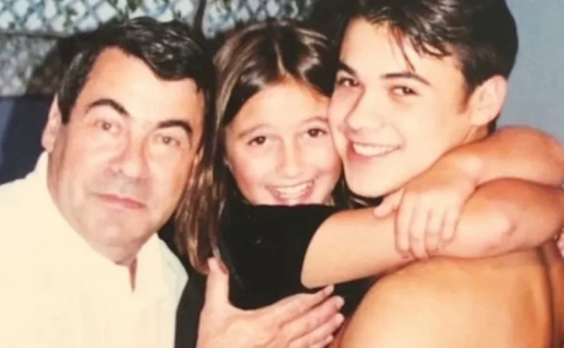 Emin Ağalarov mərhum babası ilə fotolarını paylaşdı
