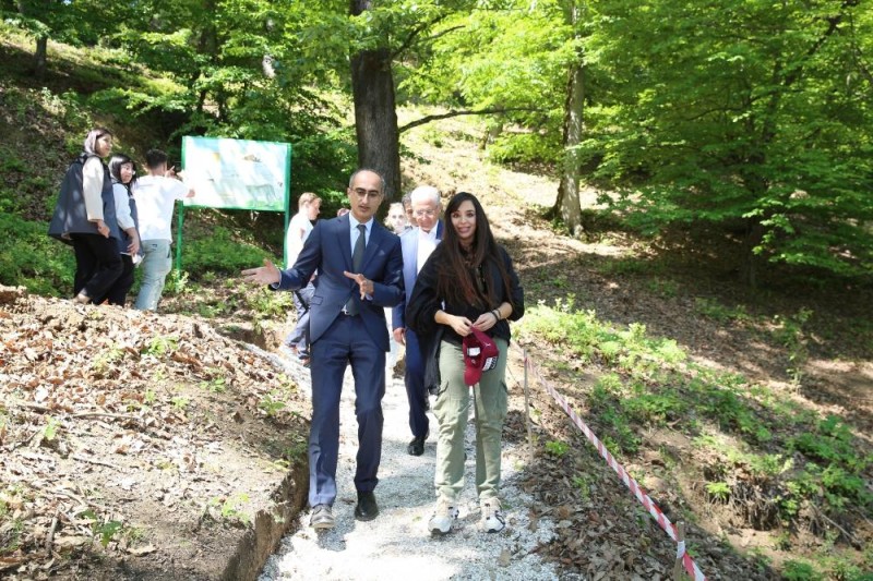 Leyla Əliyeva ekoloji aksiyalarda iştirak etdi - FOTO