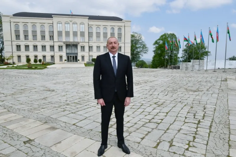 Heydər Əliyev və 8 Noyabr küçələrinin kəsişməsində lövhələrin açılışı oldu