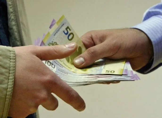 Azərbaycanlı sabiq vəzifəli şəxs rüşvəti belə alıbmış