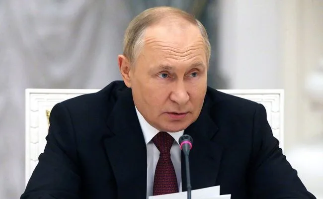 Putin Təhlükəsizlik Şurasını topladı