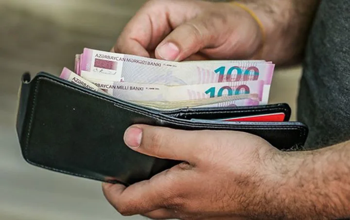 Azərbaycanda ən çox maaşı onlar alır