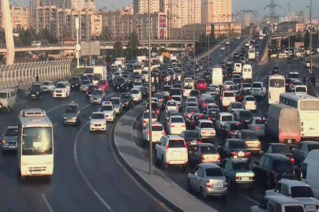 Hansı yollarda sıxlıq var?