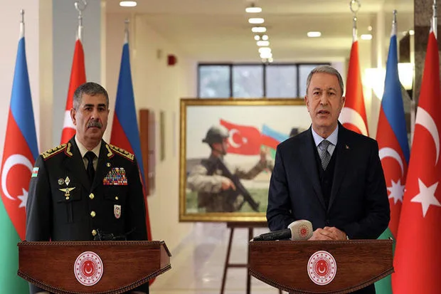 Azərbaycanın müdafiə naziri Hulusi Akara minnətdarlıq edib