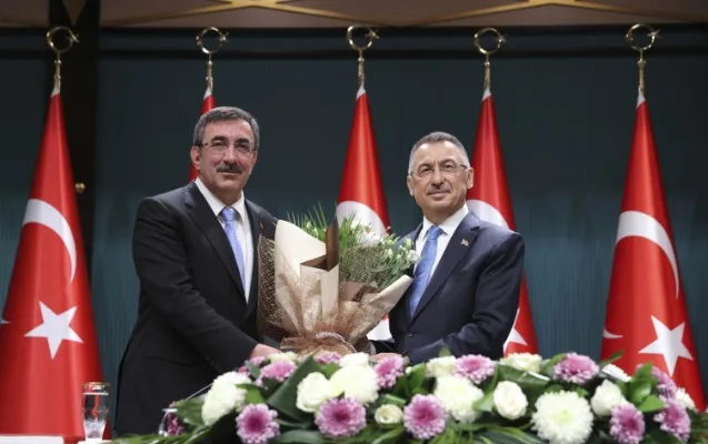 Fuad Oqtay da səlahiyyətlərini təhvil verdi