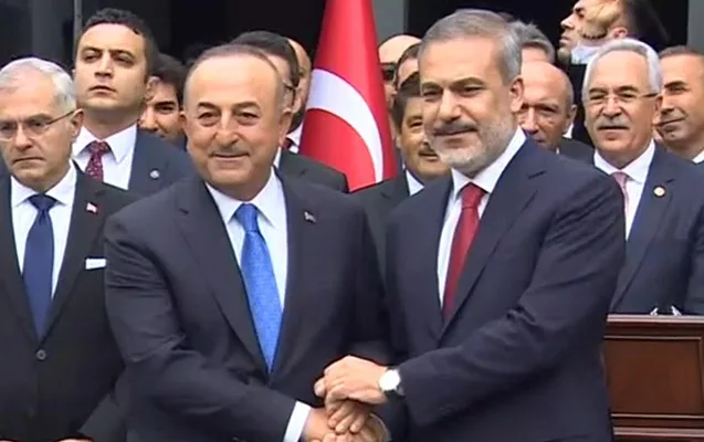 Çavuşoğlu postunu ona təhvil verdi - VİDEO