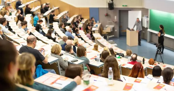 13 universitetə rektor təyin edildi