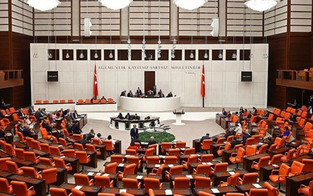 Türkiyədə yeni nazirlər and içdi