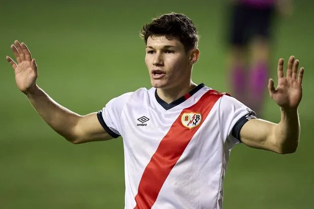 “Real Madrid”dən transfer: 4 illik müqavilə imzalandı
