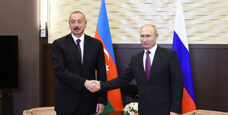 İlham Əliyev Vladimir Putini təbrik etdi