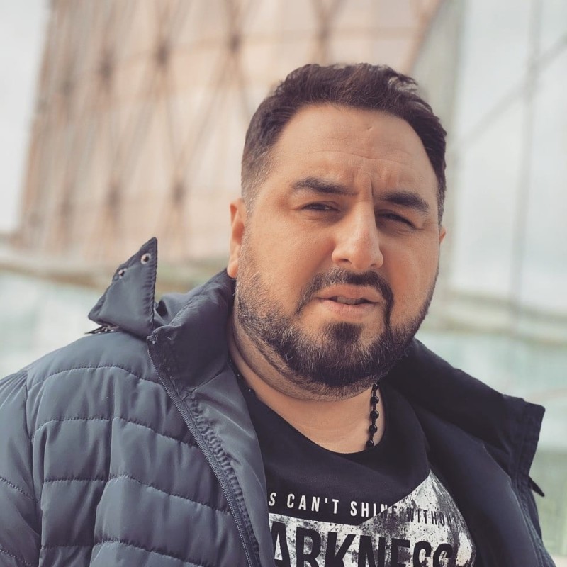 Valideynlərin sırğa aldığı müəllim bu məşhurun anasıdır