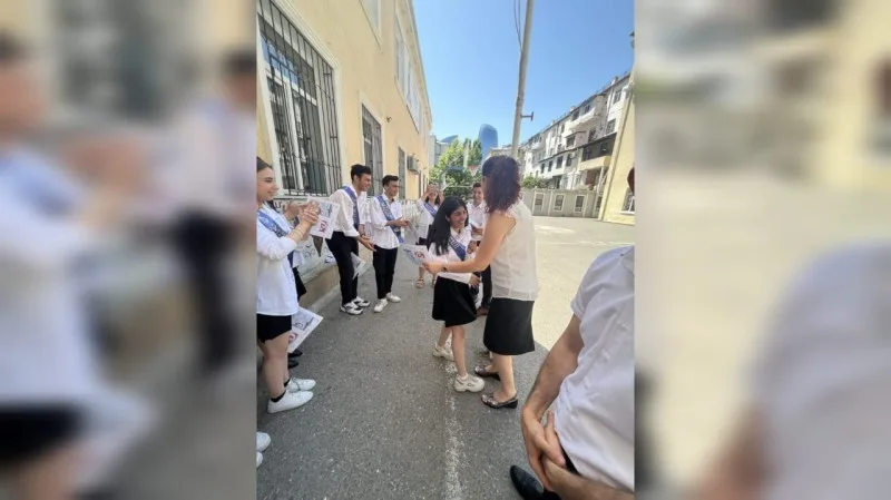 A məktəb yolları, məktəb yolları... - Bu jurnalistlərin övladları MƏZUN OLDULAR