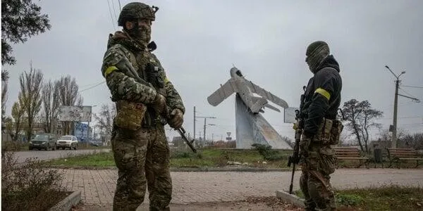 Rus ordusu geri çəkildi: Ukrayna ordusu cinahları təmizləyir