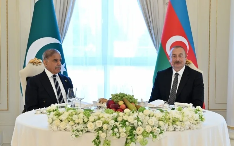 Prezidentin adından Şahbaz Şərifə lanç verildi