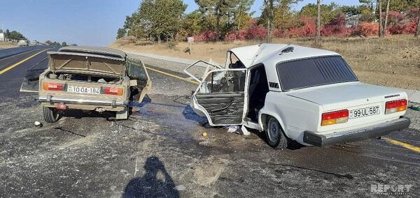Sərnişin iki maşın arasında qalaraq öldü