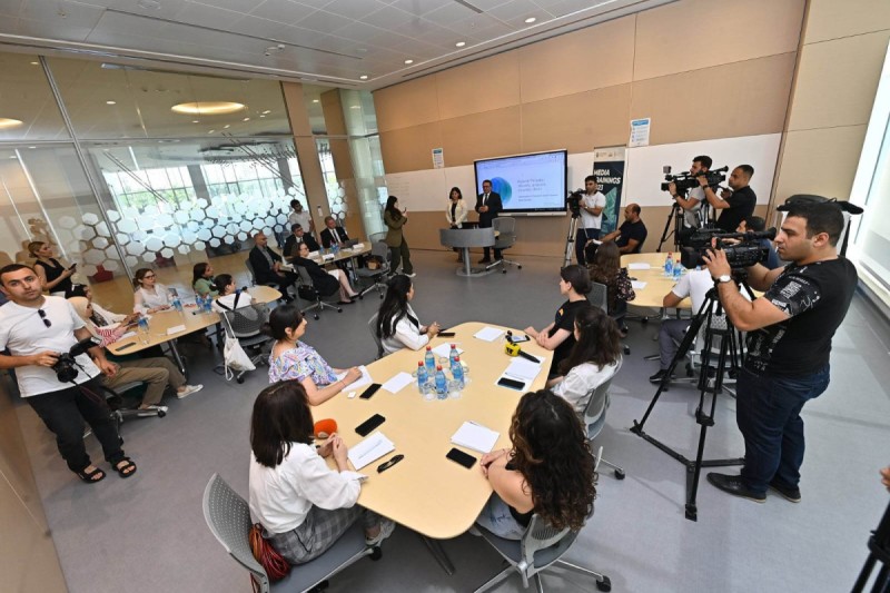 ADA-da jurnalistlər üçün seminar keçirilir - FOTOLAR