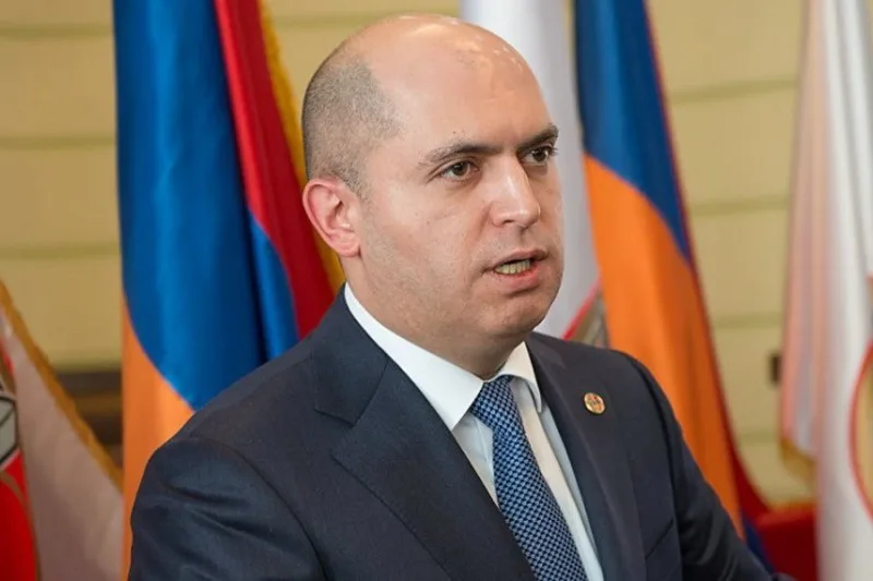 Keçmiş nazirə cinayət işi açıldı