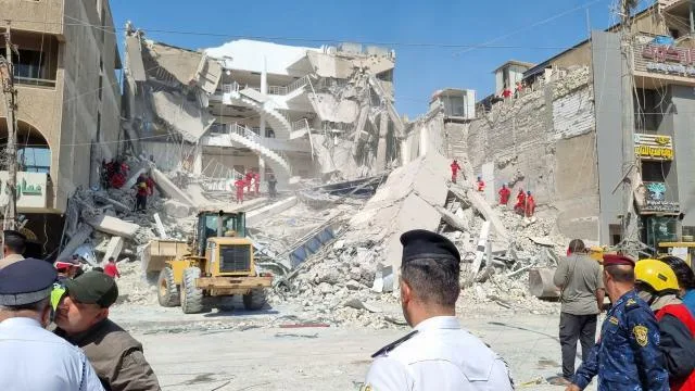 Çoxmərtəbəli bina çökdü - Xeyli sayda yaralı var