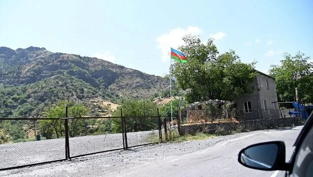 Azərbaycanın erməni sakinləri "Laçın" postunda...