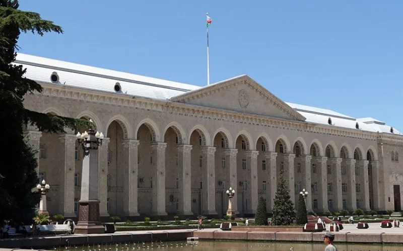 İcra hakimiyyəti "sevimli şirkəti"nə 1 milyonluq tender verdi