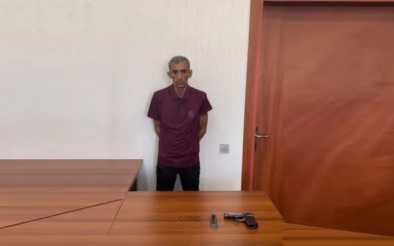 “Makarov” satmaq istəyən şəxs saxlanıldı - VİDEO