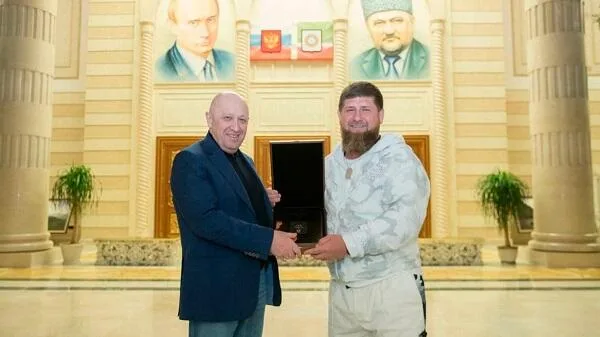 Priqojin və ya Kadırov Kremlə hücum etsə... - Zelenski
