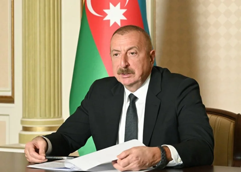 Dövlət başçısı: "Polisə daş atan utanmalıdır"