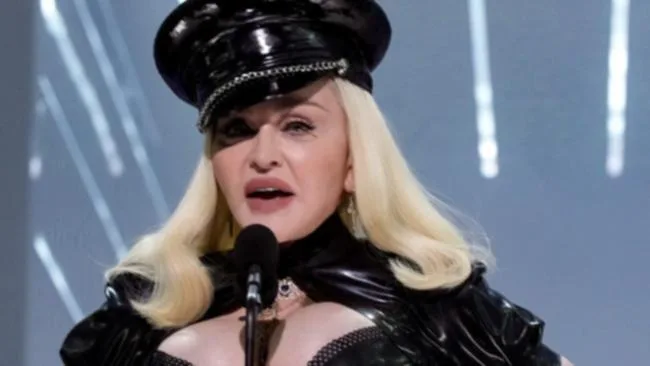 Madonna komadan ayıldı və... - FOTO
