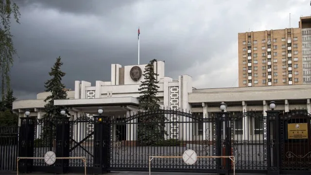 Şimali Koreya səfirliyinin əməkdaşı Moskvada BIÇAQLANDI