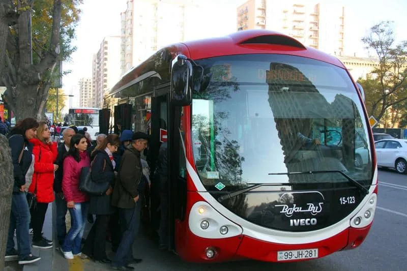 Avtomobil nəqliyyatı ilə daşımalarda yeni qaydalar qüvvəyə mindi