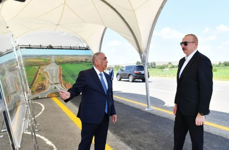 Prezident yol tikintisi ilə tanış oldu - YENİLƏNİB