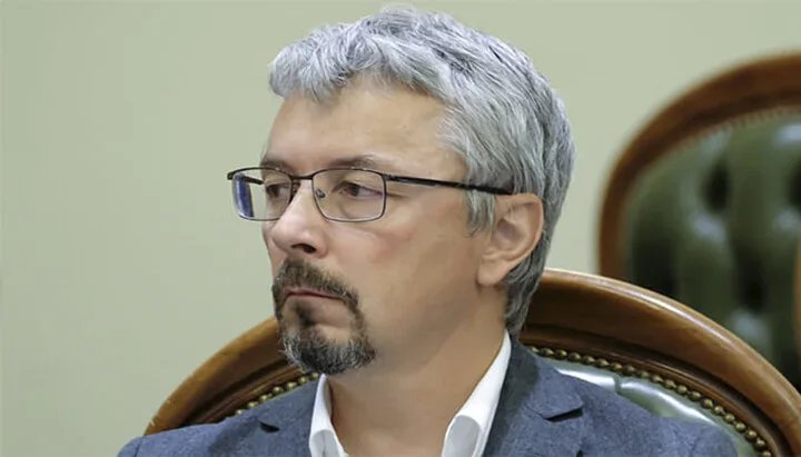 Mədəniyyət naziri istefa verdi