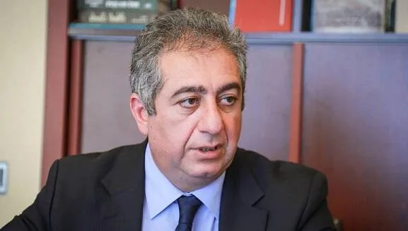 Qubad İbadoğlunun evindən nə qədər dollar tapılıb?