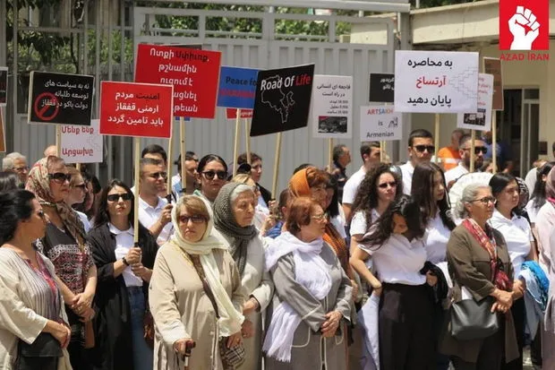 Tehranda ermənilər Azərbaycana qarşı aksiya keçirdilər - FOTO
