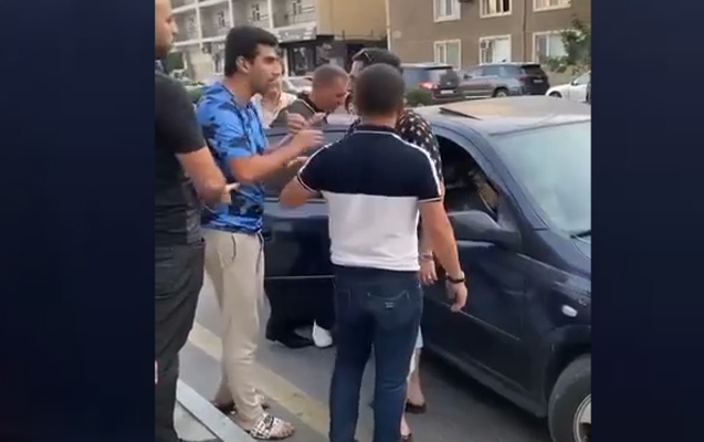 Bakıda gənc qadın küçədə zorla qaçırılıb? - AÇIQLAMA