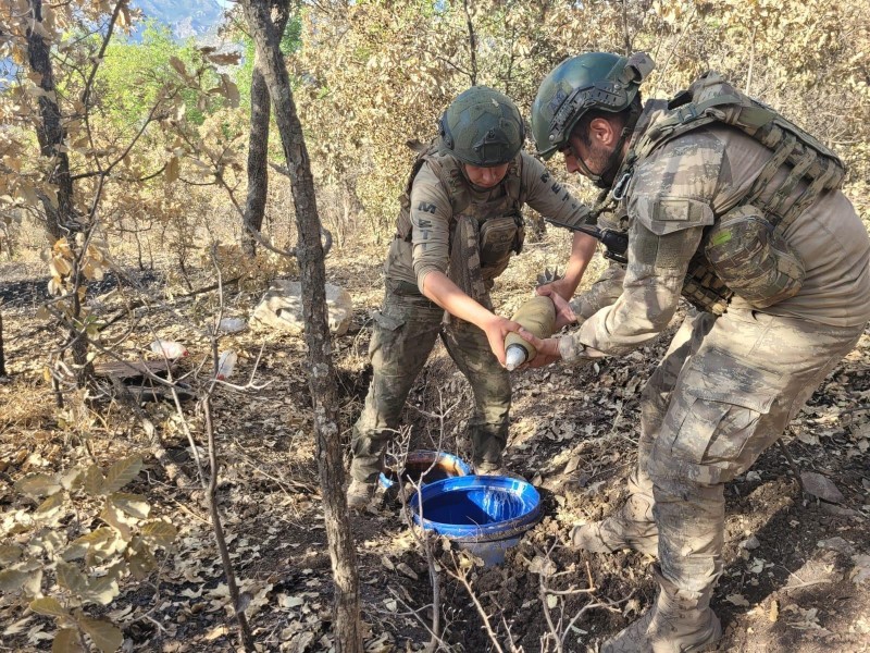 Terrorçulara aid xeyli sayda silah-sursat ələ keçdi - FOTOLAR