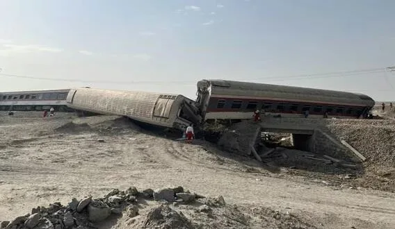 İsveçdə qatar relsdən çıxdı - yaralılar var