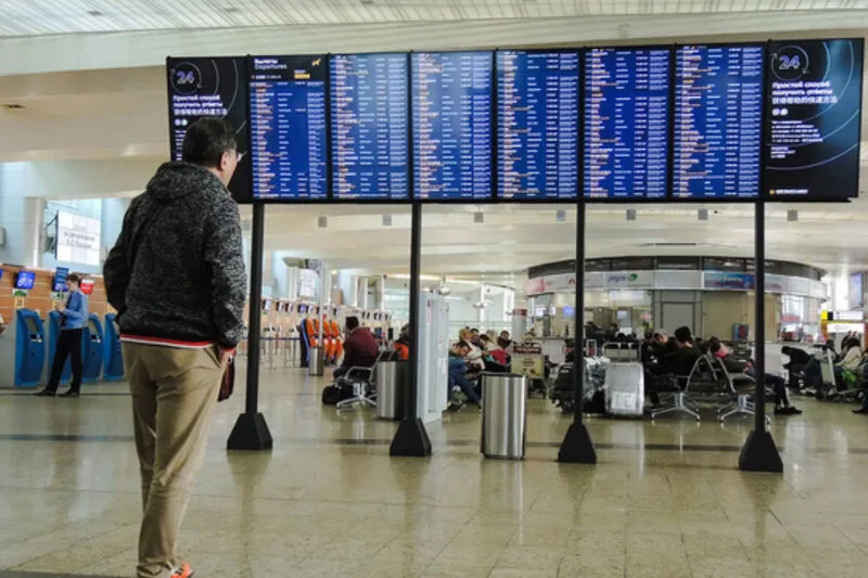 Moskva aeroportlarında reyslər təxirə salındı