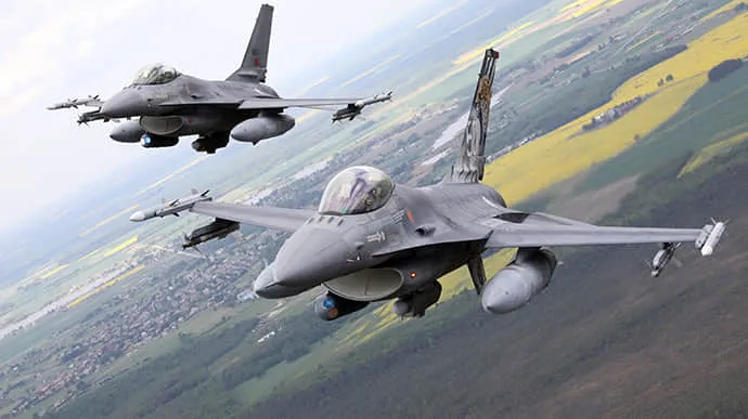 Hollandiya Kiyevə 42 ədəd F-16 qırıcısı verəcək
