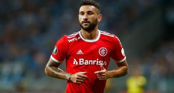 “Qarabağ” Braziliya millisinin sabiq futbolçusunu alır