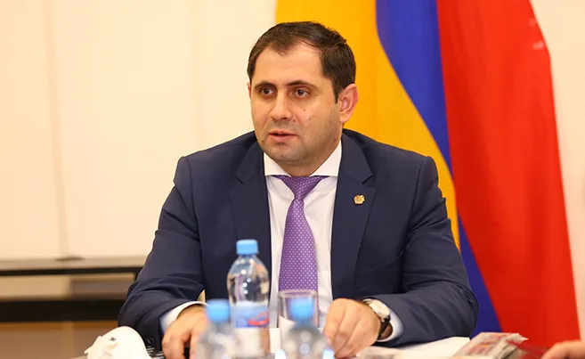 Papikyan ABŞ polkovniki ilə görüşdü