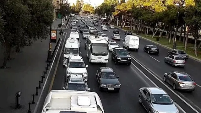 Bu yollarda sıxlıq var - SİYAHI
