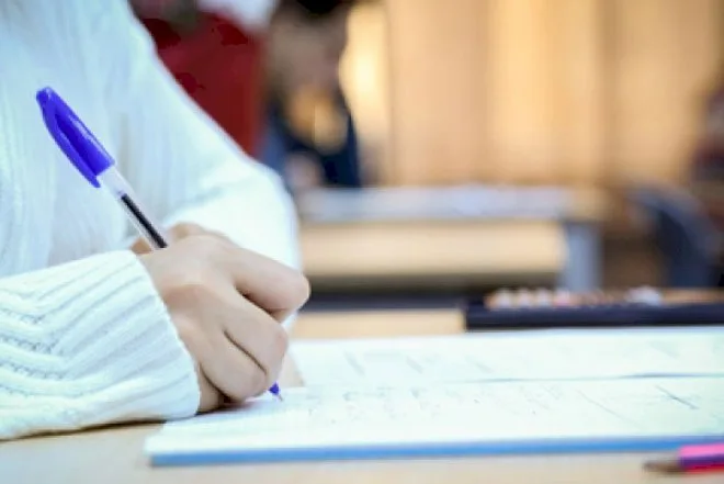 Buraxılış imtahanlarında üzrlü səbəbdən iştirak edə bilməyənlərin NƏZƏRİNƏ