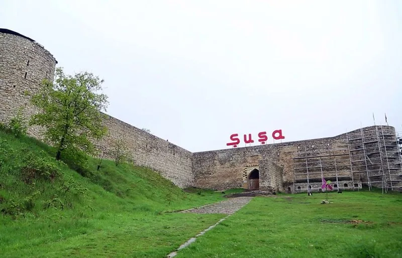 “Şuşada bu ilin sonuna kimi məktəbdə zəng çalınacaq”