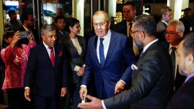 Lavrov ilk dəfə bu ölkəyə getdi