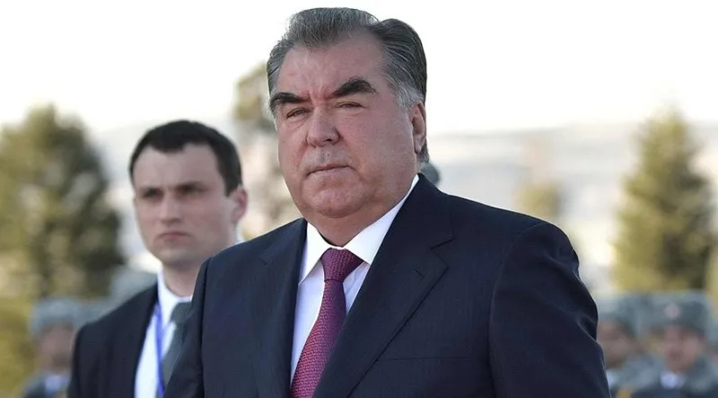 Emoməli Rəhmon Azərbaycana gələcək