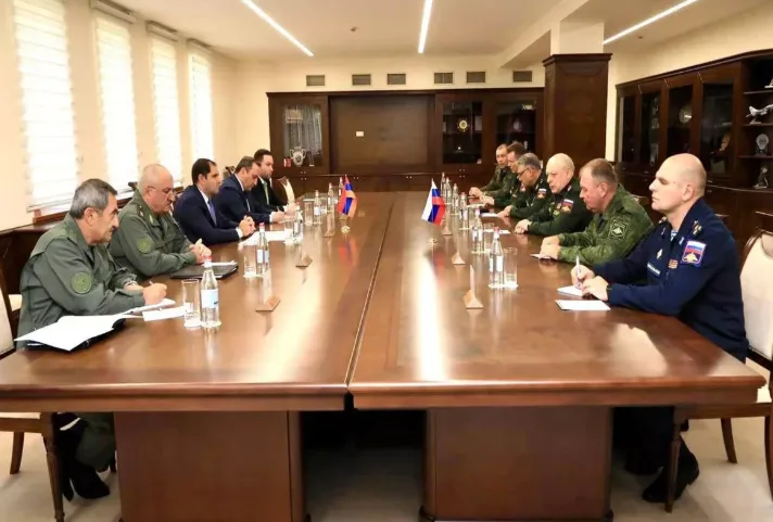 Papikyan Kulakov ilə görüşdü