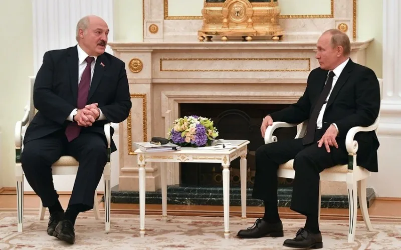 Putin və Lukaşenko arasında danışıqlar başladı