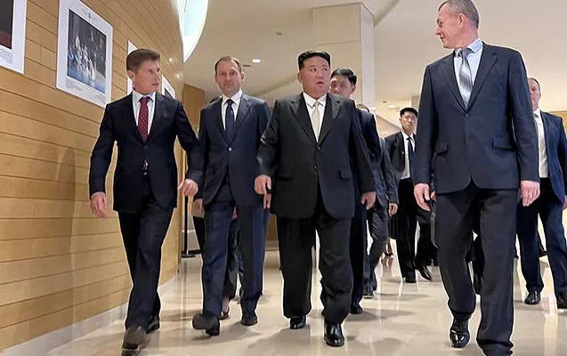 Kim Çen In Rusiyada baletə baxdı
